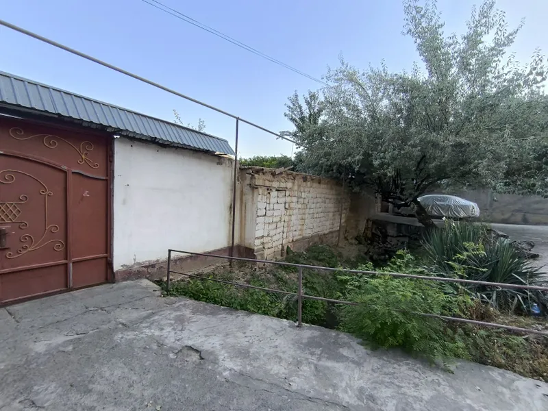 Срочно Продаётся участок в Мирзо Улугбекский район 8 соток 2 Срочно Продаётся участок в Мирзо Улугбекский район 8 соток 2