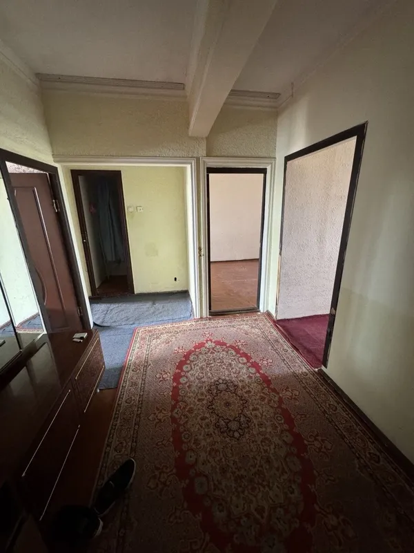 Sergeli 5 2 metro bekat oldida 3xona 1