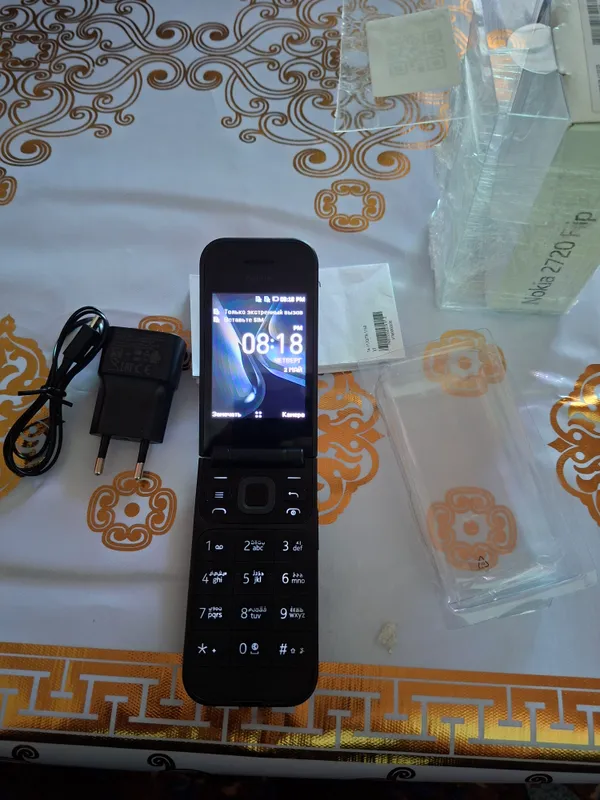 Nokia 2720 flip — фото 1