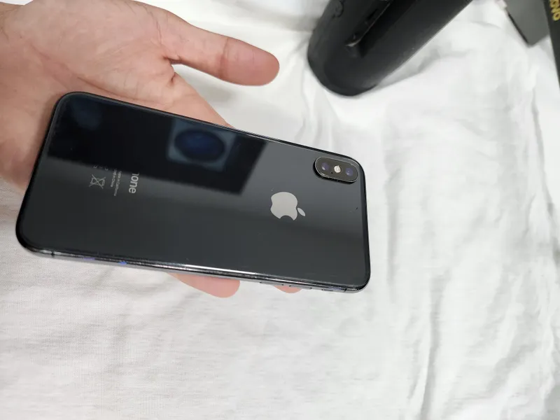 iphone Xs Qora Skidkada sotiladi srochna