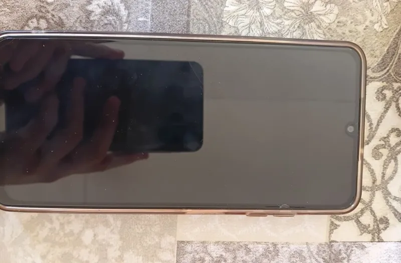 Galaxy A06, использовался 4 месяца, память 128 ГБ, 900 тысяч сум 2