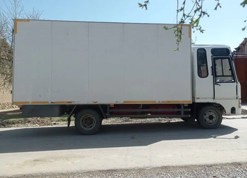ISUZU gruzovoy avtomobili sotiladi — фото 1