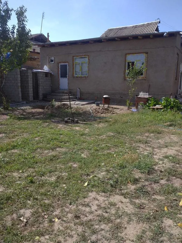 Бустонлик тум Абай мах 8 соток 4 хона + айвон ховли сотилади.