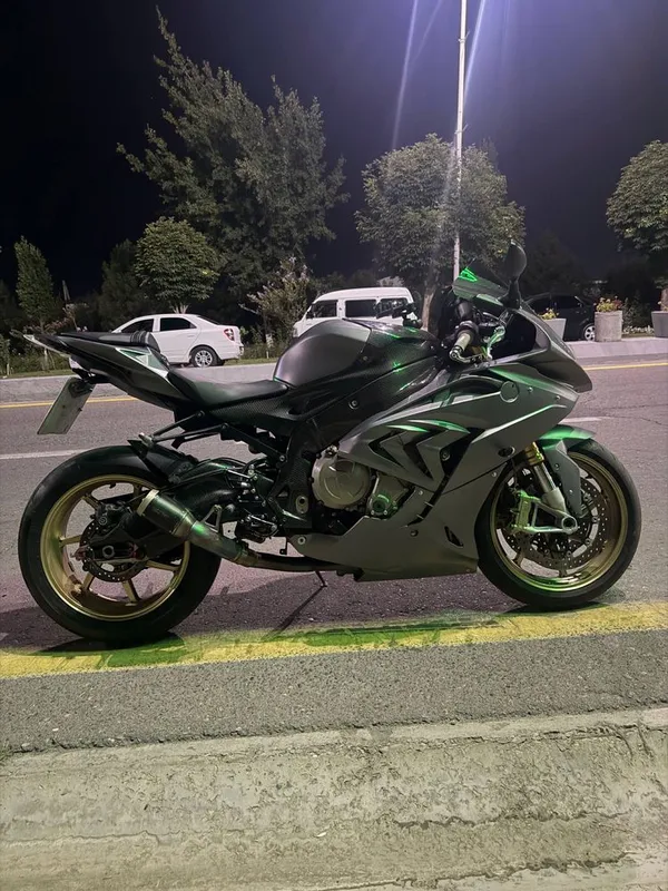 BMW S1000RR 2017 2 BMW S1000RR 2017 2