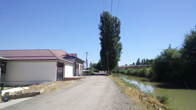 Чиройли хонадон, хоналари кенг курилган ховли! — фото 1
