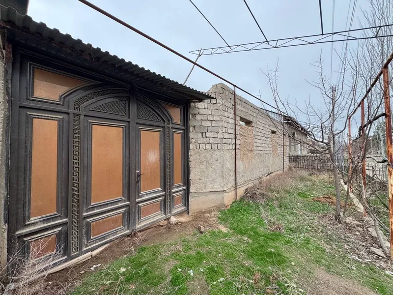 Beshkent shahridan hovli 8 xonali 1