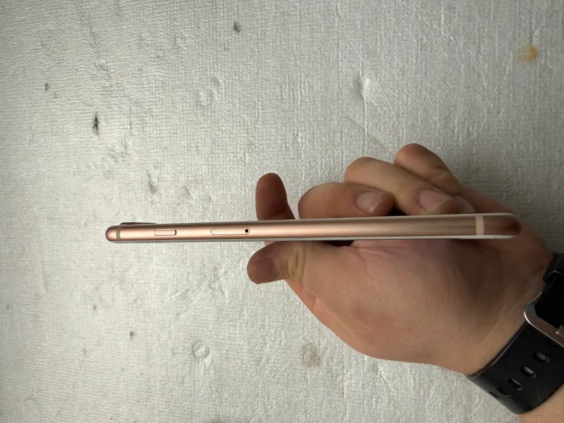 iPhone 8+ 64 GB sotiladi 2 iPhone 8+ 64 GB sotiladi 2