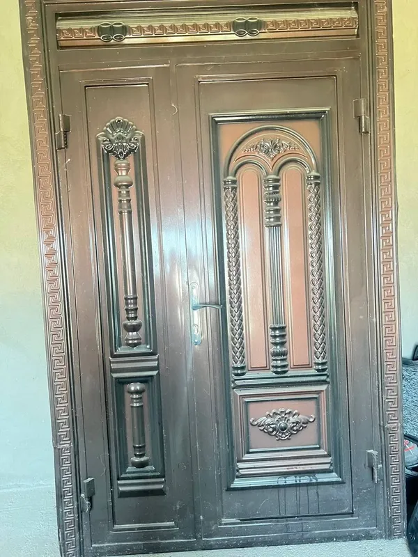 Temir eshik sotiladi. Narxini yanada kelishamiz.