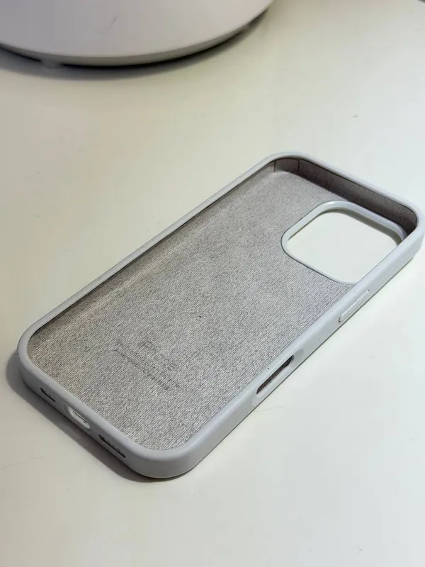 Чехол для iPhone 16 Pro 2