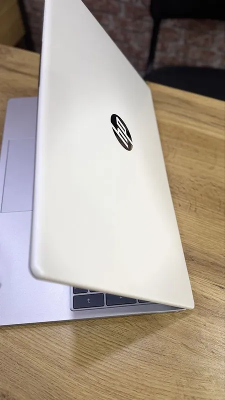 продам ноутбук HP sotiladi oyin va programma ofis uchun