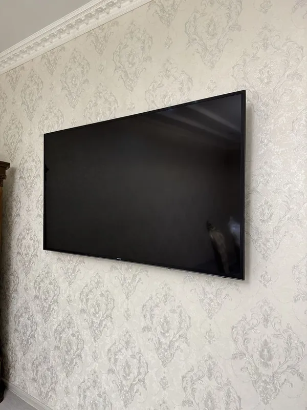 Продается телевизор Samsung 65 дьюм — фото 2