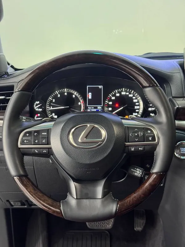 Lexus LX 570 Sotuvda 7 Lexus LX 570 Sotuvda 7
