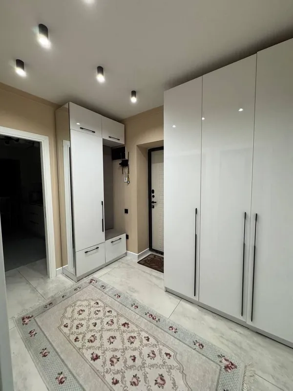 3 xonali kvartira, 80 m2, Yakkasaroy 9