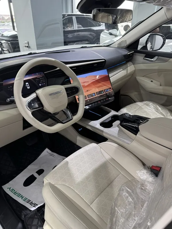 Kaiyi x7 HYBRID. 3