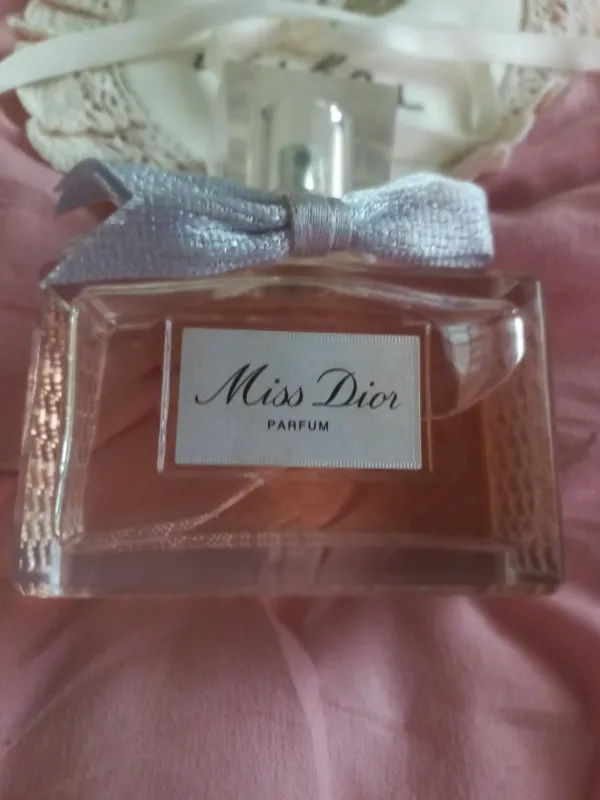 Духи Miss Dior, запах отличный, 100%