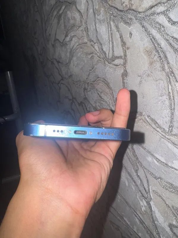 iPhone 13 128 GB 4 iPhone 13 128 GB 4