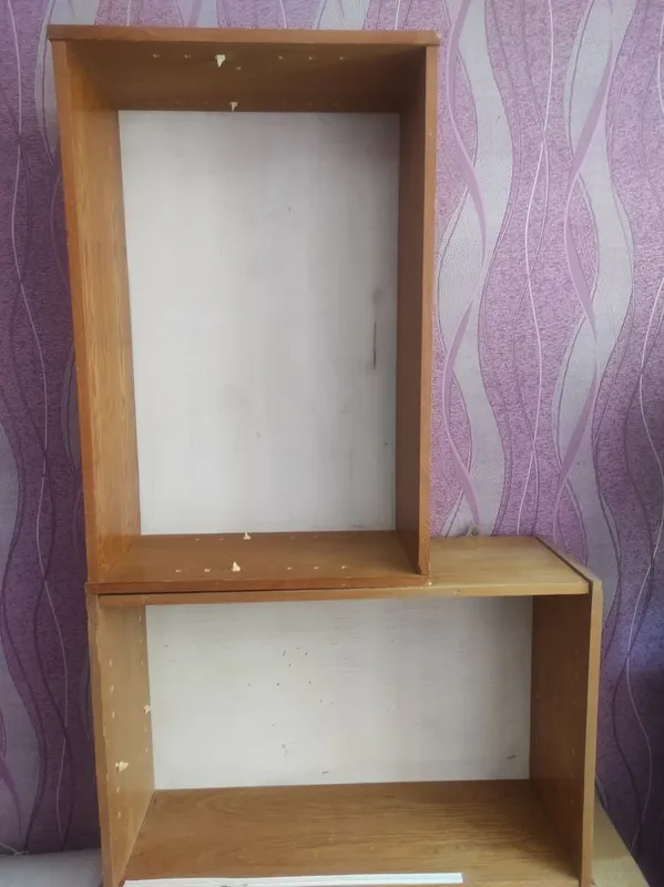 Продаются настенные полки 2 шт. б/у, в хорошем состоянии Продаются настенные полки 2 шт. б/у, в хорошем состоянии