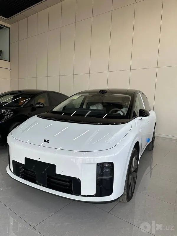 Официальный автосалон Li Auto 7 Официальный автосалон Li Auto 7