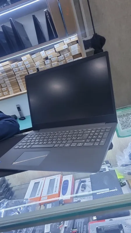 Lenovo Core i3 11th / 4GB / 512GB SSD / ideal holat , kafolat 30 kun