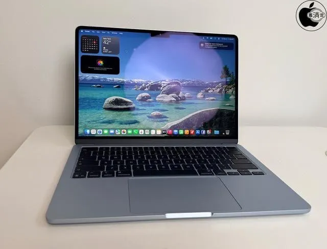 Apple MacBook Air 13 (24GB/1TB) MDHK4LL/A) Рассрочка 1