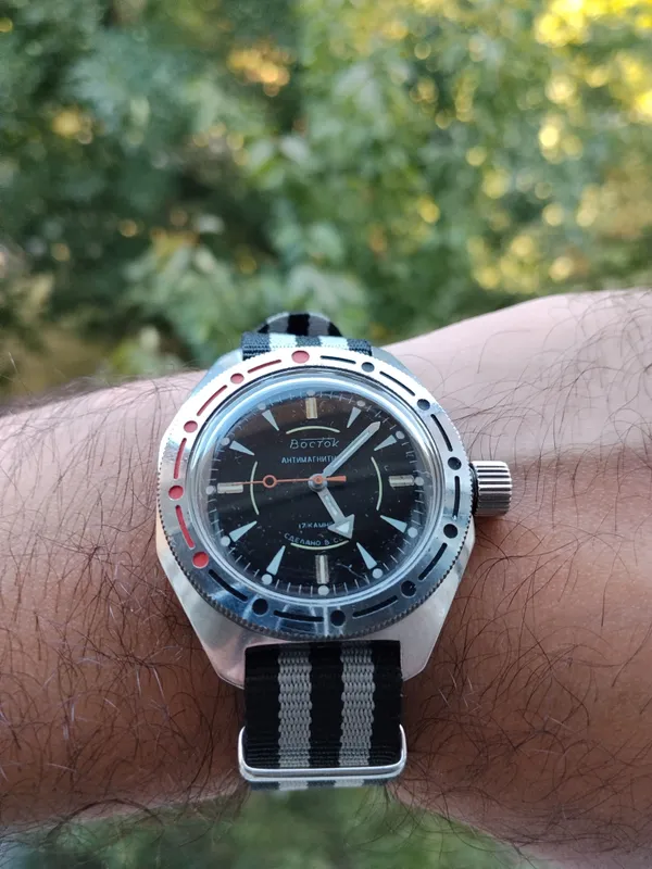 Vostok Amphibia antimagnetik. 1 Vostok Amphibia antimagnetik. 1