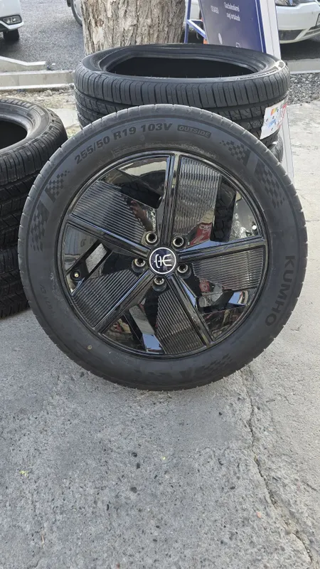 235/50/R19 255/50/R19 kumho 2