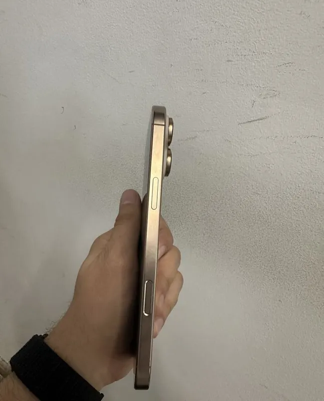iPhone 16 Pro Max 256 Desert 89% bataregi karobkasi bor ekranda azgina 6
