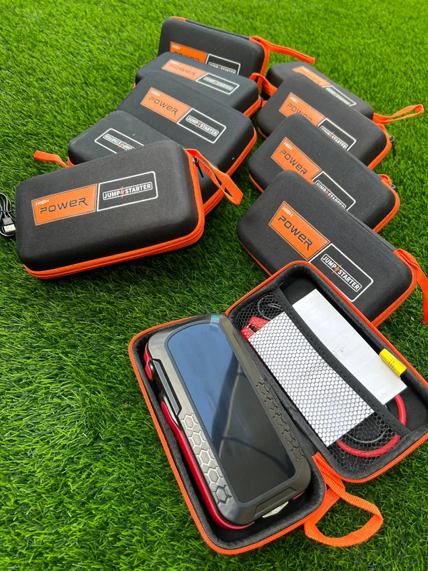 Kuchli ishga tushirish qurilmasi jump starter 8000mah 2 Kuchli ishga tushirish qurilmasi jump starter 8000mah 2