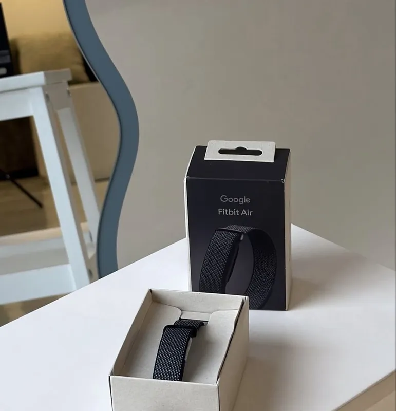Google Fitbit Air — новый фитнес-браслет 5 Google Fitbit Air — новый фитнес-браслет 5