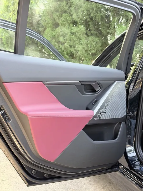 BMW i5 eDrive40 L, 2025 г. — пробег 8000 км 8 BMW i5 eDrive40 L, 2025 г. — пробег 8000 км 8