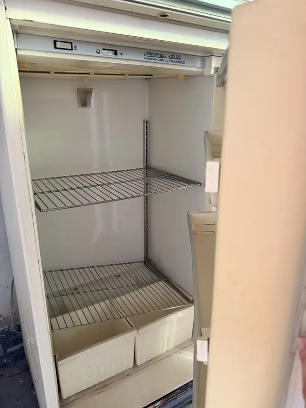Продам холодилтник Б/У 3