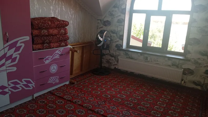 Yengi tashmi 50 yillik ilgor mahallada 3.75 uy sotiladi honalar 7 ta 2 8