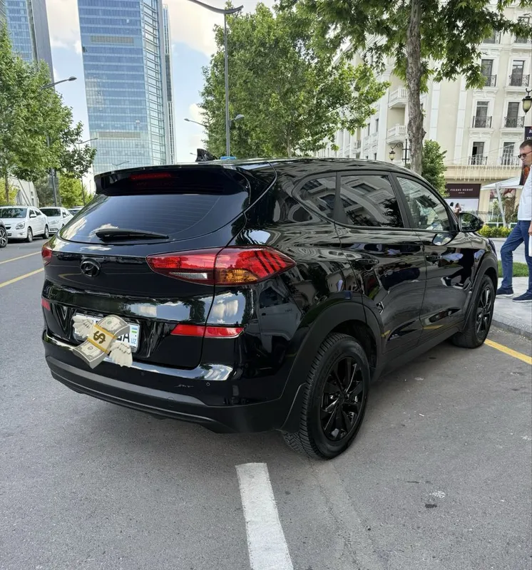 HYUNDAI TUCSON Black Piano Автомобиль — фото 2