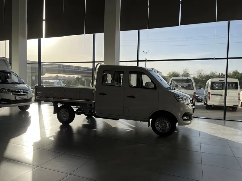 Changan 2023 пяти местный 1 Changan 2023 пяти местный 1