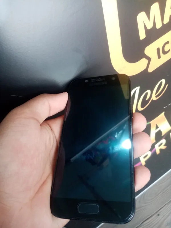 samsung a3 2017 SROCHNA SOTILADI — фото 2