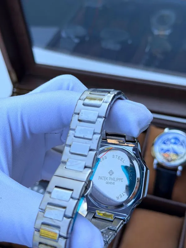 Patek Philippe Nautilus — Chronograph Style 5 Patek Philippe Nautilus — Chronograph Style 5