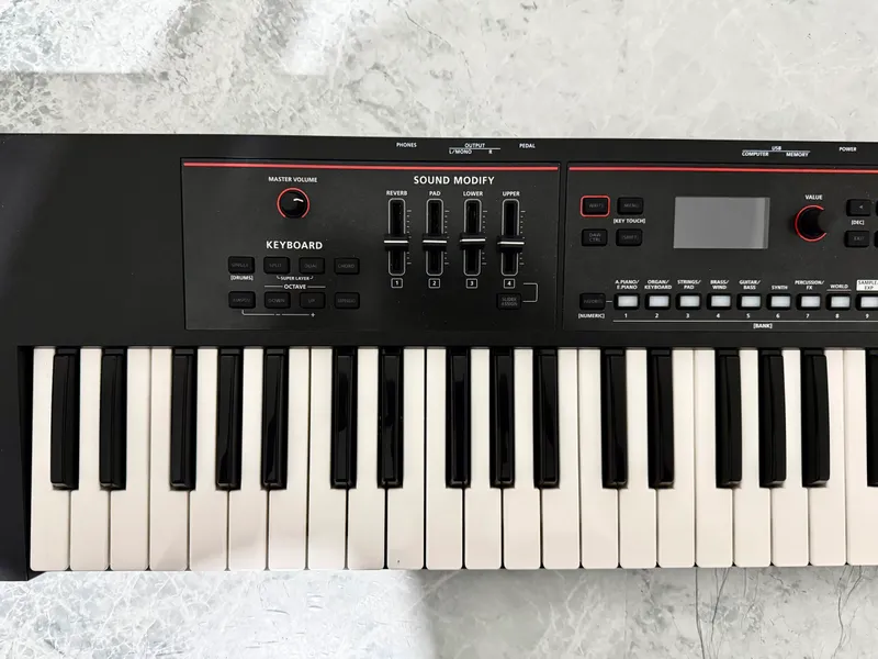 Roland XPS-10X sintezatorini sotaman 3