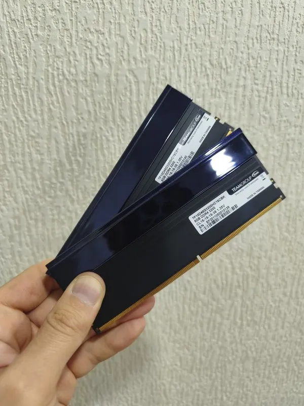 DDR4 16gb T-Force Xtreem ARGB 2 DDR4 16gb T-Force Xtreem ARGB 2