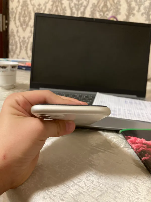 Apple 11 white 128 gb 7
