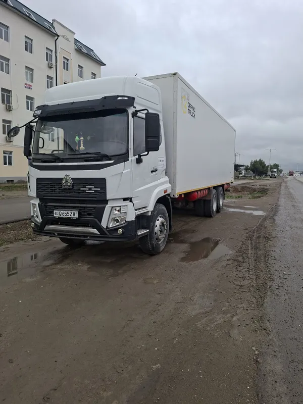 HOWO SINOTRUK. Sotiladi Yili 2024 Probeg.80 000 Yoqilg'i. Metan Kras 1