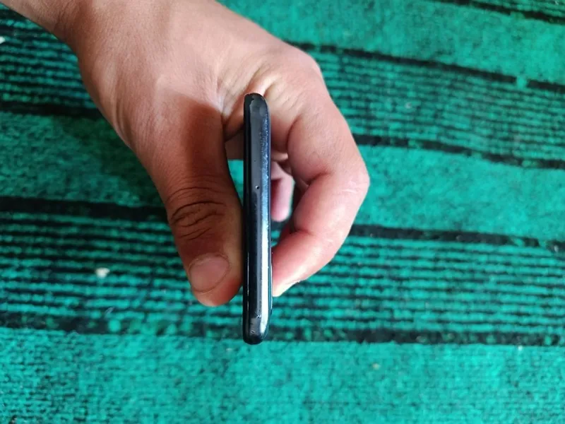 Samsung galaxy a51 64 gb xolati yaxshi