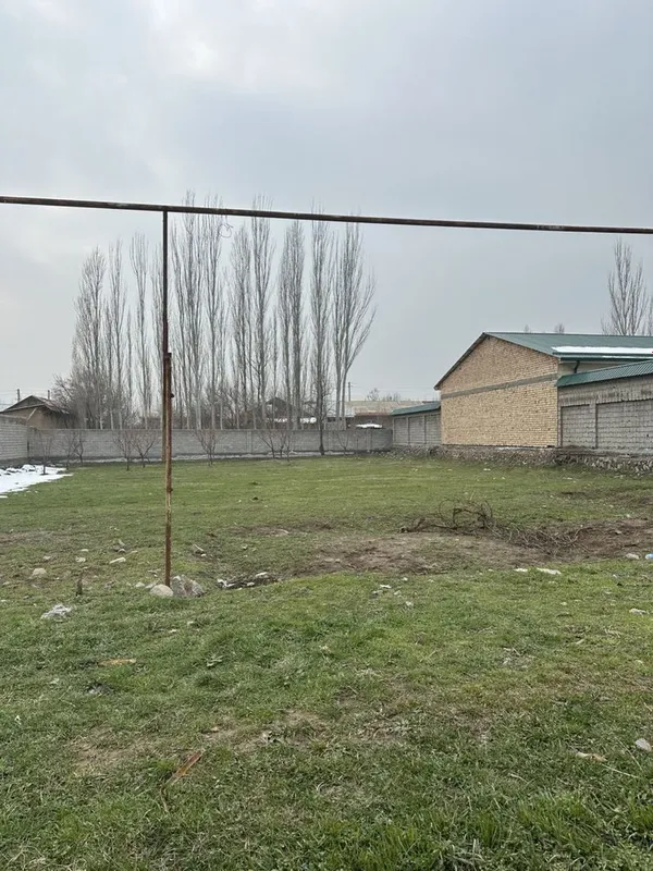 Srochna oqtoshda 10 sotuk yer sotiladi
