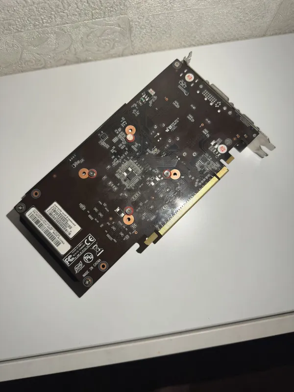 Видеокарта GTX 750 3