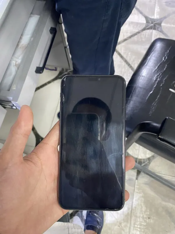 Срочно продаётся iPhone 11 Pro Max 2 Срочно продаётся iPhone 11 Pro Max 2