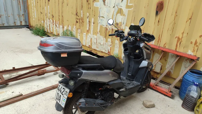 skuter tank sotiladi