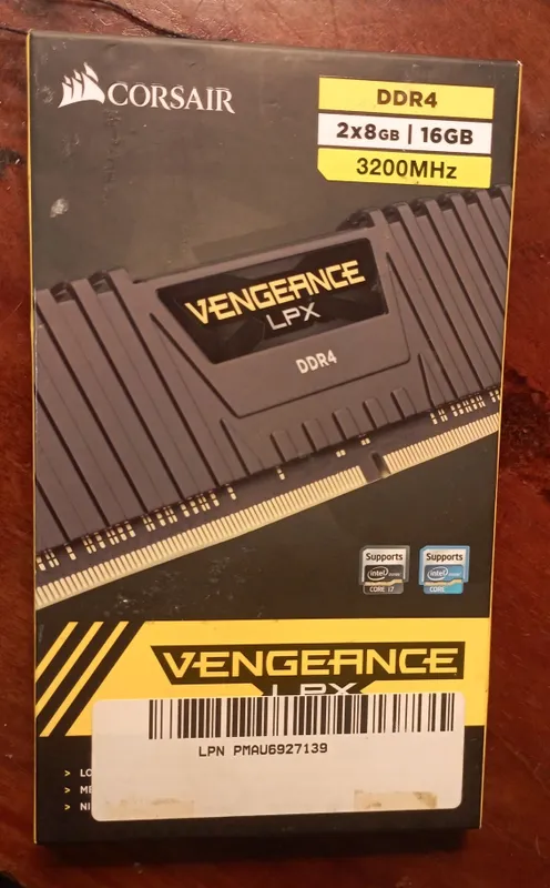 DDR4 'CORSAIR Vengeance" 16Gb 1