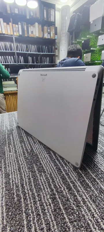Microsoft Surface Ryzen 5 4
