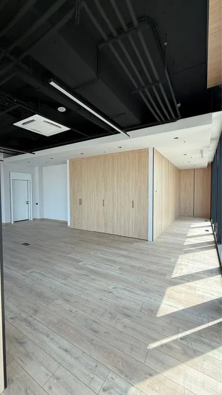 СДАЁТСЯ ОФИС В ЖК Nest One 10-этаж вид на Парк 106м2 — фото 5