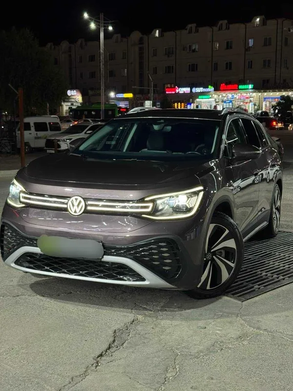 Sotiladi: Volkswagen ID.6 Pure+ 1