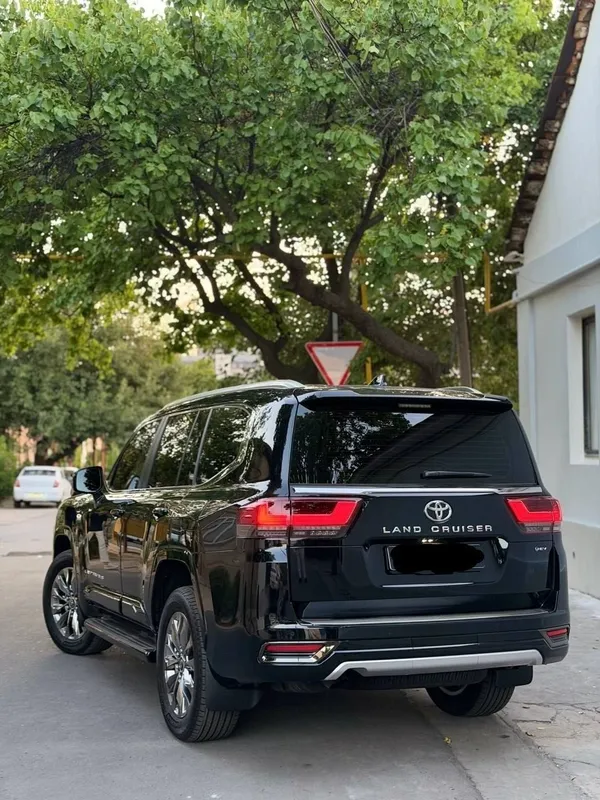 Toyota Land cruiser 300 6 Toyota Land cruiser 300 6